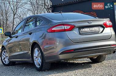 Седан Ford Fusion 2013 в Стрию