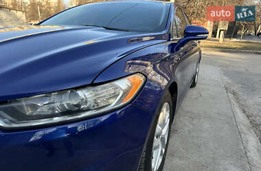 Седан Ford Fusion 2014 в 