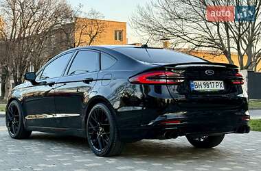 Седан Ford Fusion 2017 в 