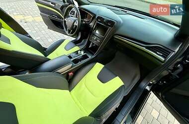 Седан Ford Fusion 2017 в 