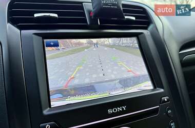 Седан Ford Fusion 2017 в 