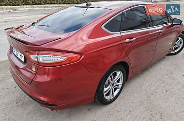 Седан Ford Fusion 2016 в 