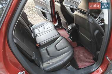 Седан Ford Fusion 2016 в 