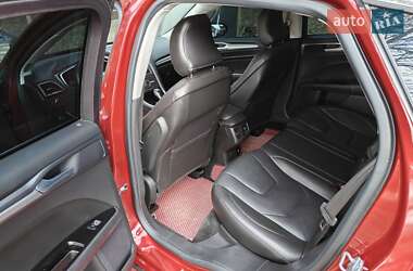 Седан Ford Fusion 2016 в 