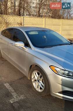 Седан Ford Fusion 2016 в 