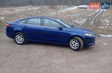 Седан Ford Fusion 2015 в Золочеві