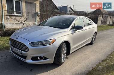 Седан Ford Fusion 2015 в Ужгороді