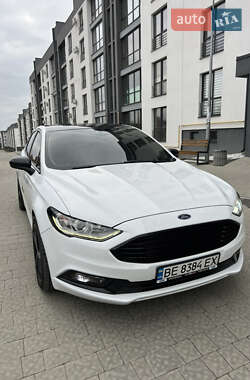 Седан Ford Fusion 2017 в Новояворовске