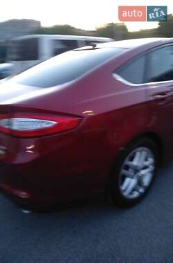 Седан Ford Fusion 2015 в 