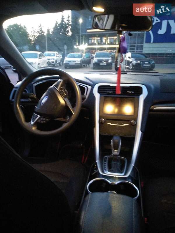 Седан Ford Fusion 2015 в Виннице