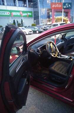 Седан Ford Fusion 2015 в 