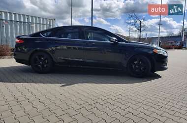 Седан Ford Fusion 2015 в 