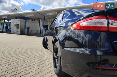 Седан Ford Fusion 2015 в Львові