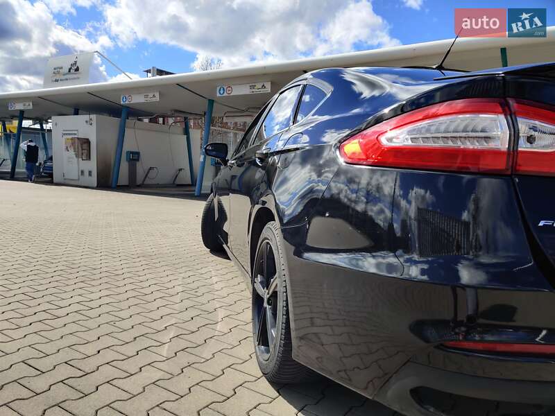 Седан Ford Fusion 2015 в Львове