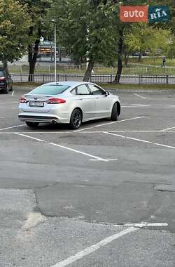 Седан Ford Fusion 2017 в 
