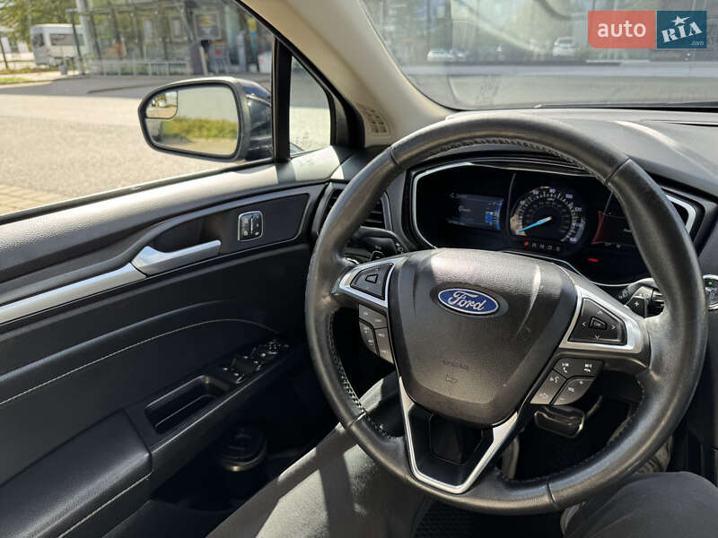 Седан Ford Fusion 2018 в Ровно