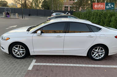 Седан Ford Fusion 2016 в 