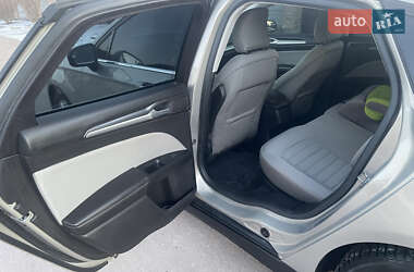 Седан Ford Fusion 2015 в 