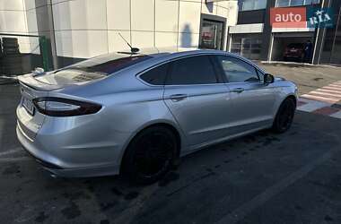 Седан Ford Fusion 2013 в 