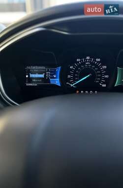 Седан Ford Fusion 2013 в 