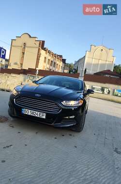 Седан Ford Fusion 2016 в 