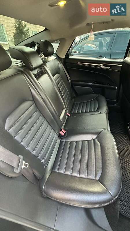 Седан Ford Fusion 2015 в Изюме