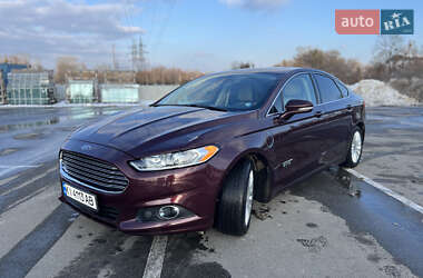 Седан Ford Fusion 2013 в 