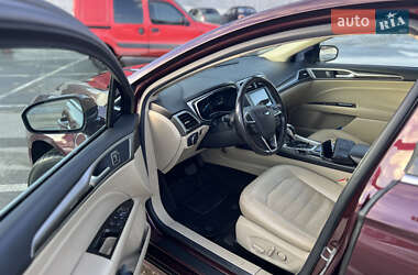 Седан Ford Fusion 2013 в 