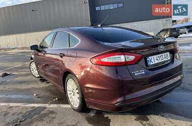 Седан Ford Fusion 2013 в 