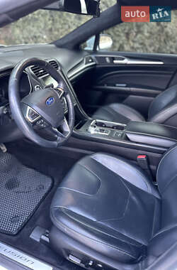Седан Ford Fusion 2019 в 