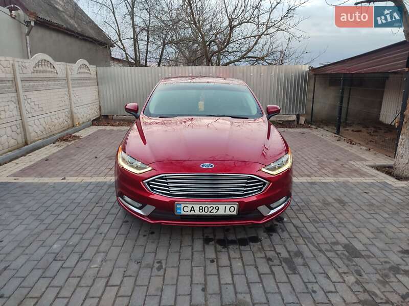 Седан Ford Fusion 2017 в 
