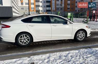Седан Ford Fusion 2013 в 