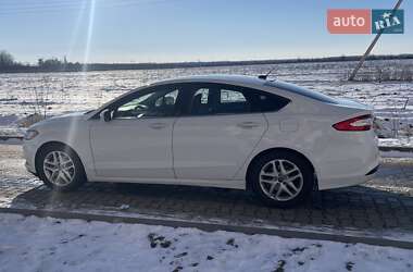 Седан Ford Fusion 2013 в 
