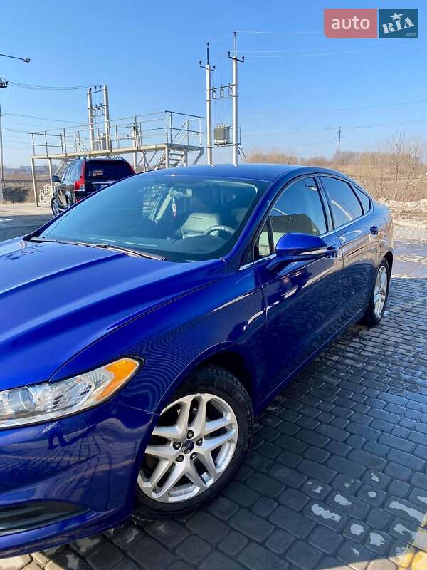 Седан Ford Fusion 2015 в Винниках