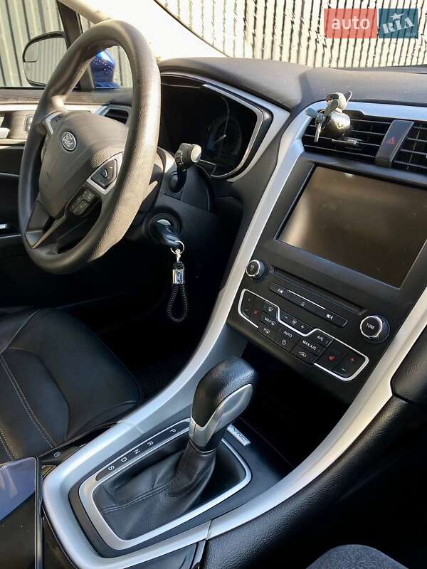Седан Ford Fusion 2015 в Винниках