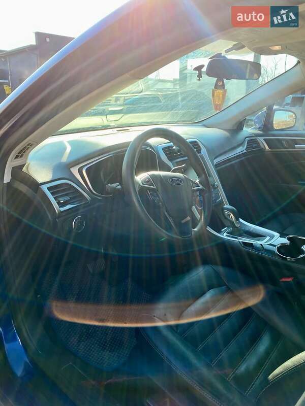 Седан Ford Fusion 2015 в Винниках