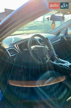 Седан Ford Fusion 2015 в 