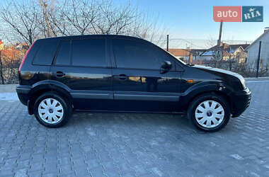 Хэтчбек Ford Fusion 2006 в 
