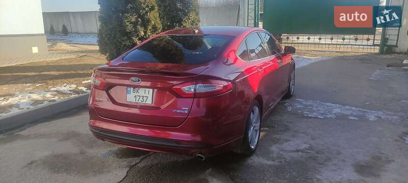 Седан Ford Fusion 2013 в Ровно