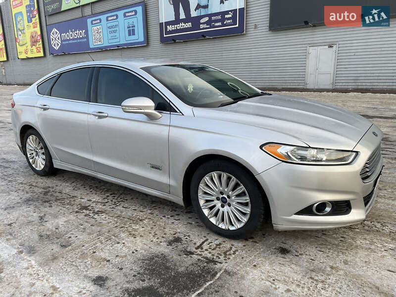 Седан Ford Fusion 2014 в 