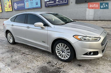 Седан Ford Fusion 2014 в 