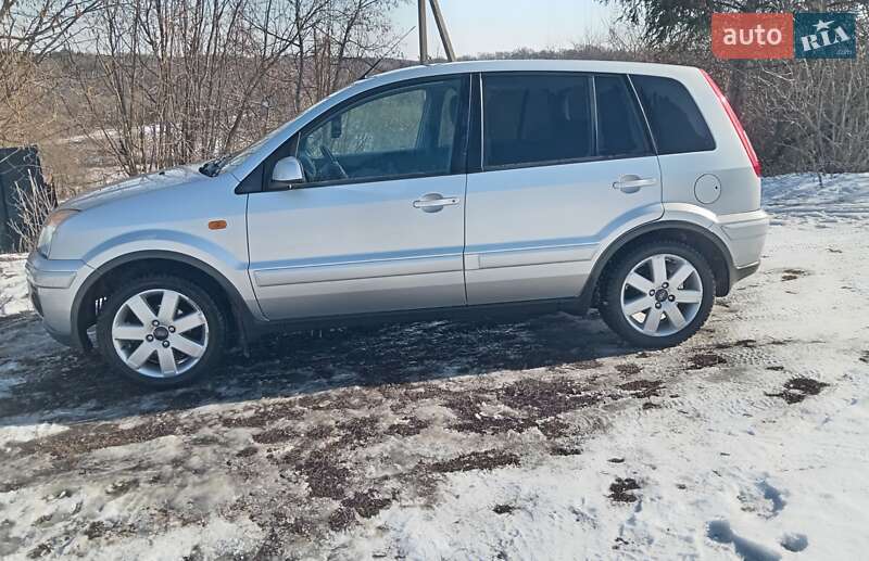 Хетчбек Ford Fusion 2006 в Талалаївці