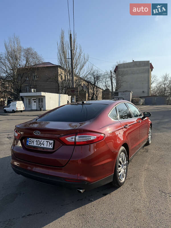 Седан Ford Fusion 2014 в Одесі