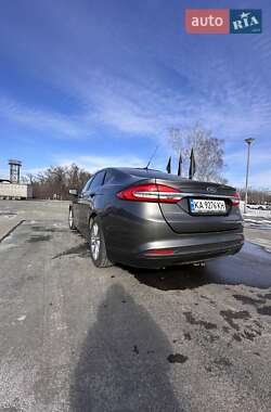Седан Ford Fusion 2016 в 