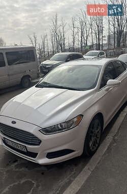 Седан Ford Fusion 2015 в Києві