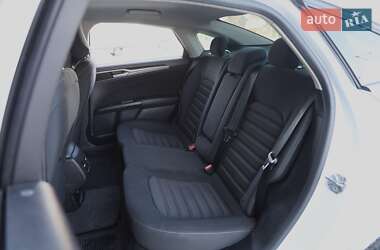 Седан Ford Fusion 2018 в 