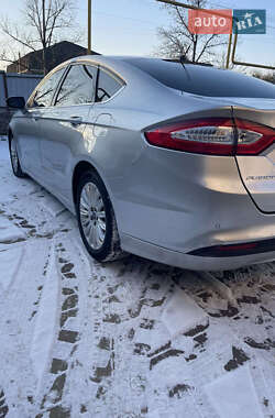 Седан Ford Fusion 2014 в 