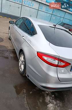 Седан Ford Fusion 2013 в Полтаві