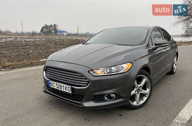 Седан Ford Fusion 2015 в Ромнах