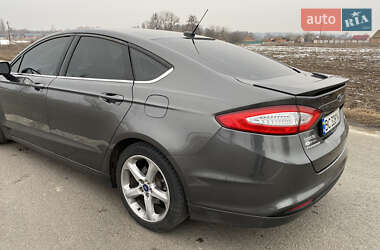 Седан Ford Fusion 2015 в Ромнах